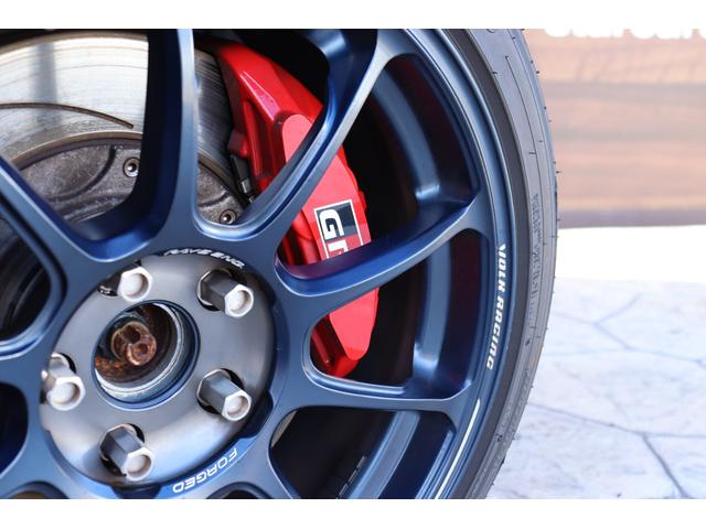 ＧＲヤリス ＲＺ　ハイパフォーマンス　ファースト　エディション　ＧＲエアロキット　ＲＥＣＡＲＯ２脚　ＦＵＪＩＳＵＢＯマフラー　ＶｏｌｋＲａｃｉｎｇ１８インチアルミ　ＪＢＬサウンド　ＢＬＩＴＺエアクリーナー　ＢＬＩＴＺスロコン　純正ＯＰマーブル柄カーボンルーフ（26枚目）