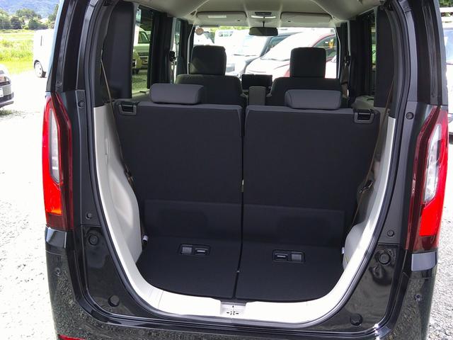 Ｎ－ＢＯＸ 　届出済未使用車　外部保証３年　車検Ｒ１０年８月　新品スタットレスタイヤ付き・純正新品９インチナビ・バックカメラ・左側パワースライドドア・ドアバイザー付き・フロアマット付き（8枚目）