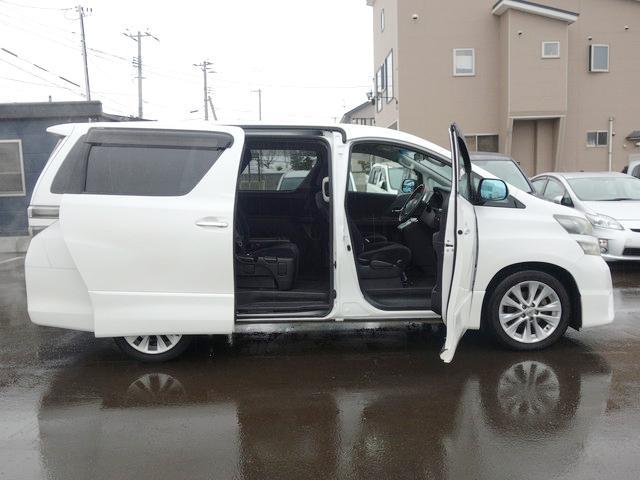 2.4 Z 7人 4WD 両側電動スライドドア HDDナビ TV フリップダウンモニター B/F/Sカメラ HID キーフリー コーナーセンサー 横滑り防止機能 MTモード付AT カーテン オートライト ステアリングスイッチ(22枚目)