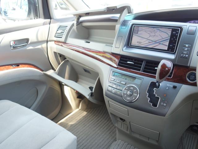 4WD 2.4 アエラス 7人 CVT 寒冷地仕様 両側パワースライドドア HDDナビ ワンセグTV バックカメラ フリップダウンモニター CD DVD MTモード付AT オートクルーズ ETC スマートキー イモビライザー(31枚目)