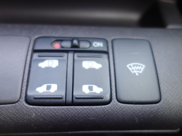 L 4WD フロントガラス熱線 両側パワースライドドア HDDナビ バックカメラ フルセグTV CD/DVD再生 AM/FM ETC キーレスエントリー 電動格納ミラー マット バイザー タイミングチェーン(11枚目)