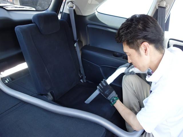 GLC250 4マチックスポーツ(本革仕様) 4WD ヘッドアップディスプレイ パノラミックスライディングルーフ ブルメスターサラウンドシステム エアバランスパッケージ パワーシート 全席シートヒーター 全周囲カメラ AMGスタイリングパッケージ(40枚目)