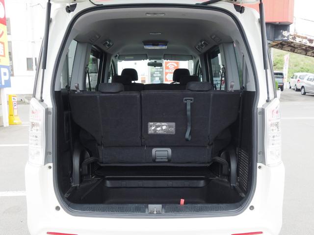ステップワゴンスパーダ Ｓ　４ＷＤ　フロントガラス熱線　左側電動スライドドア　バックカメラ　社外ＳＤナビ　ＣＤ／ＤＶＤ再生　社外後席モニター　ＥＴＣ　パドルシフト　ＨＩＤヘッドライト　フォグランプ　キーレスエントリー　電動格納ミラー（33枚目）