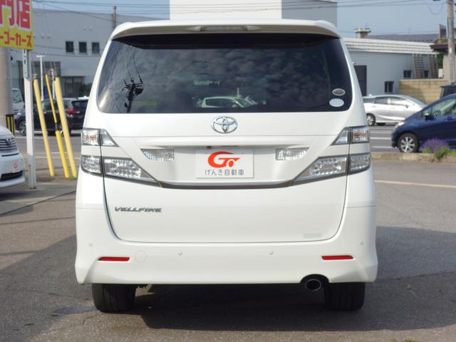 ヴェルファイア ２．４Ｚ　プラチナセレクションＩＩ　４ＷＤ　横滑り防止装置　両側電動スライドドア　バックカメラ　社外ＨＤＤナビ　後席モニター　ステアリングスイッチ　クリアランスソナー　スマートキー　ＥＴＣ　ＨＩＤヘッドライト　フォグランプ　ドライブレコーダー（4枚目）