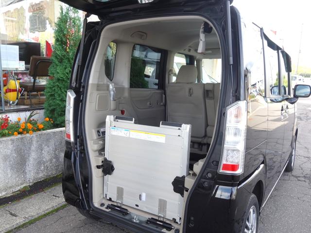 Ｎ－ＢＯＸ＋ Ｇ　車いす仕様車　リアシート無しタイプ　４ＷＤ　福祉車両　車椅子移動車（ウインチリモコン付き）　電動ウインチ　横滑り防止装置　シートヒーター（運転席・助手席）　社外ＳＤナビ　ワンセグＴＶ　ＣＤ再生　キーレスエントリー　電動格納ミラー　ミラーヒーター（9枚目）