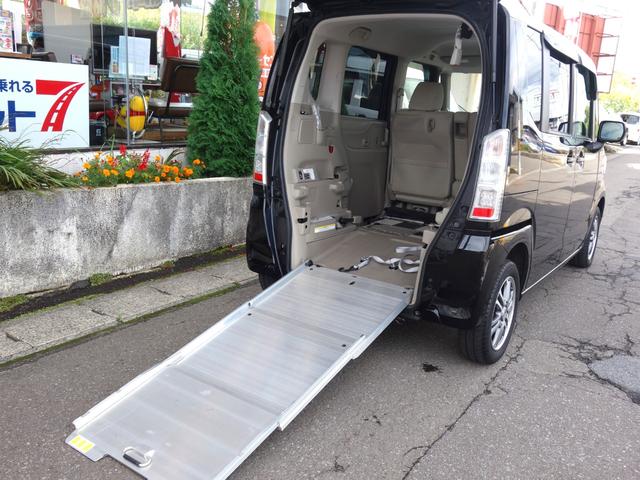 Ｎ－ＢＯＸ＋ Ｇ　車いす仕様車　リアシート無しタイプ　４ＷＤ　福祉車両　車椅子移動車（ウインチリモコン付き）　電動ウインチ　横滑り防止装置　シートヒーター（運転席・助手席）　社外ＳＤナビ　ワンセグＴＶ　ＣＤ再生　キーレスエントリー　電動格納ミラー　ミラーヒーター（10枚目）