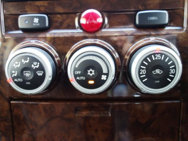 デリカＤ：５ シャモニー　４ＷＤ　ＳＵＶ　横滑り防止装置　シートヒーター　両側電動スライドドア　バックカメラ　サイドカメラ　フロントカメラ　純正ＨＤＤナビ　フルセグＴＶ　ＣＤ／ＤＶＤ　クルーズコントロール　スマートキー　ＥＴＣ　ＨＩＤ（19枚目）