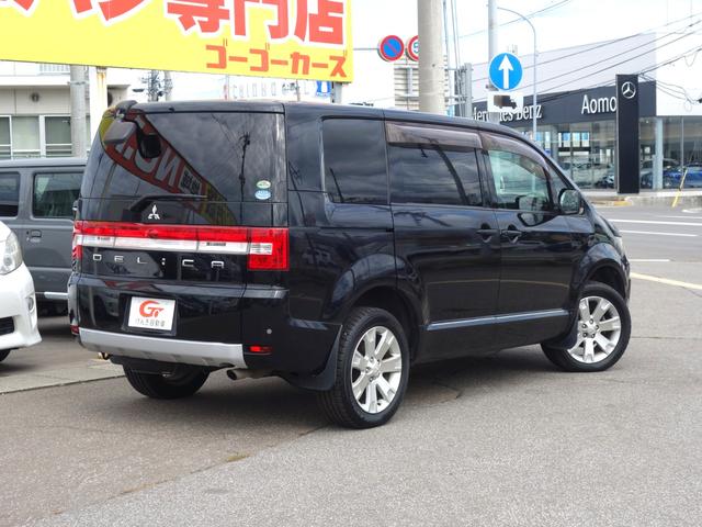 デリカＤ：５ Ｇ　パワーパッケージ　４ＷＤ　ＳＵＶ　寒冷地仕様　横滑り防止装置　左側電動スライドドア　社外ＨＤＤナビ　フルセグＴＶ　後席用ヘッドレスモニター×２　クルーズコントロール　パドルシフト　スマートキー　ＥＴＣ　社外ドライブレコーダー（2枚目）