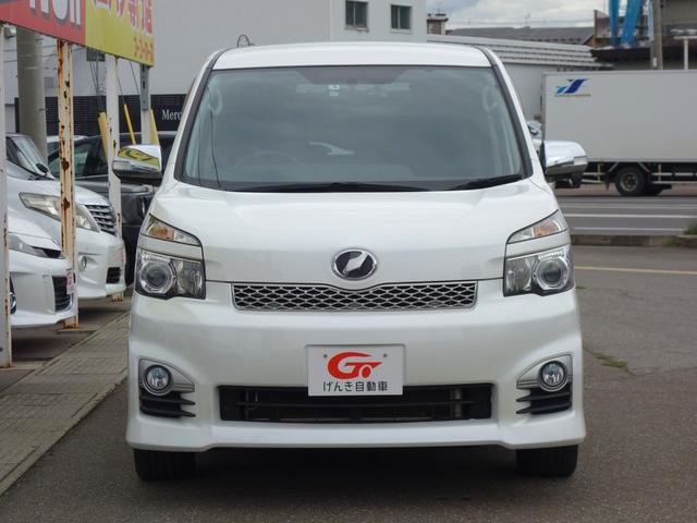 ヴォクシー ＺＳ　煌　４ＷＤ　寒冷地仕様　フロントガラス熱線　両側電動スライドドア　バックカメラ　社外メモリーナビ　フルセグＴＶ　ＥＴＣ　パドルシフト　スマートキー　ＨＩＤヘッドライト　フォグランプ　ドライブレコーダー（3枚目）