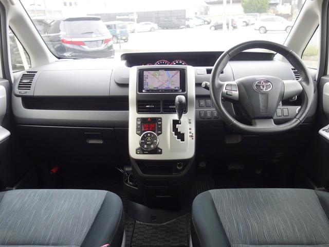 ヴォクシー ＺＳ　煌　４ＷＤ　寒冷地仕様　フロントガラス熱線　両側電動スライドドア　バックカメラ　社外メモリーナビ　フルセグＴＶ　ＥＴＣ　パドルシフト　スマートキー　ＨＩＤヘッドライト　フォグランプ　ドライブレコーダー（10枚目）