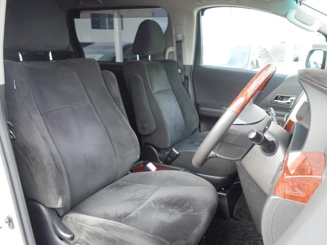 ヴェルファイア ２．４Ｚ　プラチナセレクションＩＩ　４ＷＤ　横滑り防止装置　両側電動スライドドア　バックカメラ　純正ＨＤＤナビ　フルセグＴＶ　ＣＤ／ＤＶＤ　後席フリップダウンモニター　クリアランスソナー　スマートキー　ＥＴＣ　ＨＩＤヘッドライト　フォグランプ（9枚目）