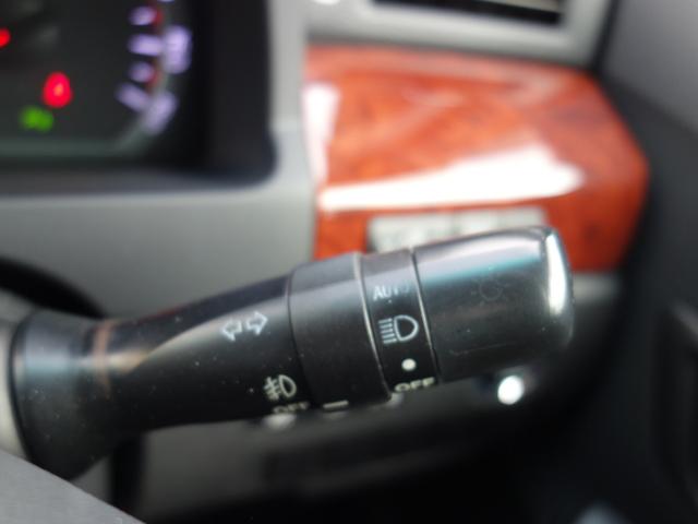 ヴェルファイア ２．４Ｚ　プラチナセレクションＩＩ　４ＷＤ　横滑り防止装置　両側電動スライドドア　バックカメラ　純正ＨＤＤナビ　フルセグＴＶ　ＣＤ／ＤＶＤ　後席フリップダウンモニター　クリアランスソナー　スマートキー　ＥＴＣ　ＨＩＤヘッドライト　フォグランプ（24枚目）