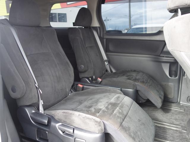 ヴェルファイア ２．４Ｚ　プラチナセレクションＩＩ　４ＷＤ　横滑り防止装置　両側電動スライドドア　バックカメラ　純正ＨＤＤナビ　フルセグＴＶ　ＣＤ／ＤＶＤ　後席フリップダウンモニター　クリアランスソナー　スマートキー　ＥＴＣ　ＨＩＤヘッドライト　フォグランプ（29枚目）