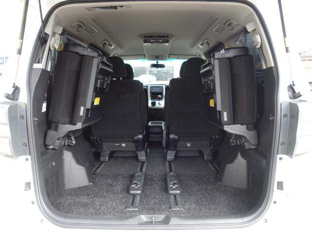 ヴェルファイア ２．４Ｚ　プラチナセレクションＩＩ　４ＷＤ　横滑り防止装置　両側電動スライドドア　バックカメラ　純正ＨＤＤナビ　フルセグＴＶ　ＣＤ／ＤＶＤ　後席フリップダウンモニター　クリアランスソナー　スマートキー　ＥＴＣ　ＨＩＤヘッドライト　フォグランプ（35枚目）