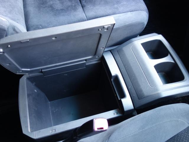 ヴェルファイア 2.4Z プラチナムセレクション 4WD 横滑り防止装置 両側電動スライドドア バックカメラ 社外HDDナビ フルセグTV CD/DVD 後席フリップダウンモニター クリアランスソナー スマートキー ETC HIDヘッドライト フォグランプ(10枚目)