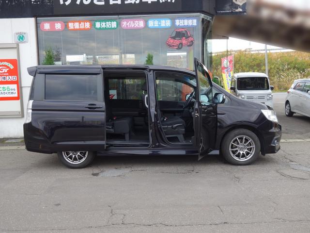 ステップワゴンスパーダ Z 4WD フロントガラス熱線 横滑り防止装置 両側電動スライドドア バックカメラ 社外メモリーナビ ワンセグTV CD/DVD ETC パドルシフト HID フォグランプ スマートキー ミラーヒーター(7枚目)