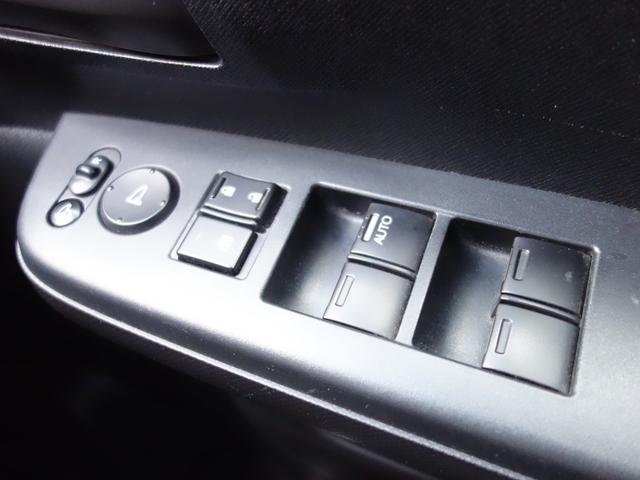 ステップワゴンスパーダ Z 4WD フロントガラス熱線 横滑り防止装置 両側電動スライドドア バックカメラ 社外メモリーナビ ワンセグTV CD/DVD ETC パドルシフト HID フォグランプ スマートキー ミラーヒーター(28枚目)