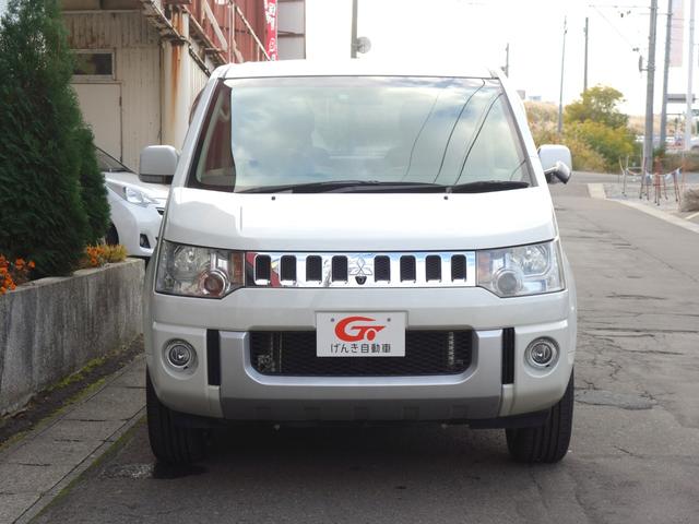 デリカＤ：５ Ｇ　ナビパッケージ　４ＷＤ　ＳＵＶ　左側電動スライドドア　バックカメラ　フロントカメラ　サイドカメラ　純正ＨＤＤナビ　ワンセグＴＶ　ＣＤ／ＤＶＤ再生　ミュージックサーバー　クルーズコントロール　パドルシフト　スマートキー　ＥＴＣ（3枚目）