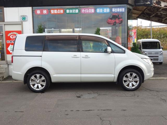 デリカＤ：５ Ｇ　ナビパッケージ　４ＷＤ　ＳＵＶ　左側電動スライドドア　バックカメラ　フロントカメラ　サイドカメラ　純正ＨＤＤナビ　ワンセグＴＶ　ＣＤ／ＤＶＤ再生　ミュージックサーバー　クルーズコントロール　パドルシフト　スマートキー　ＥＴＣ（5枚目）