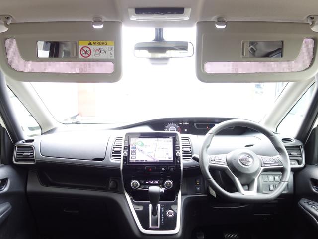 セレナ ハイウェイスター Vセレクション 4WD 両側電動スライドドア 横滑り防止装置 シートヒーター 360℃カメラ 純正SDナビ フルセグTV CD/DVD/BD再生 後席フリップダウンモニター アイドリングストップ クルーズコントロール ETC(12枚目)