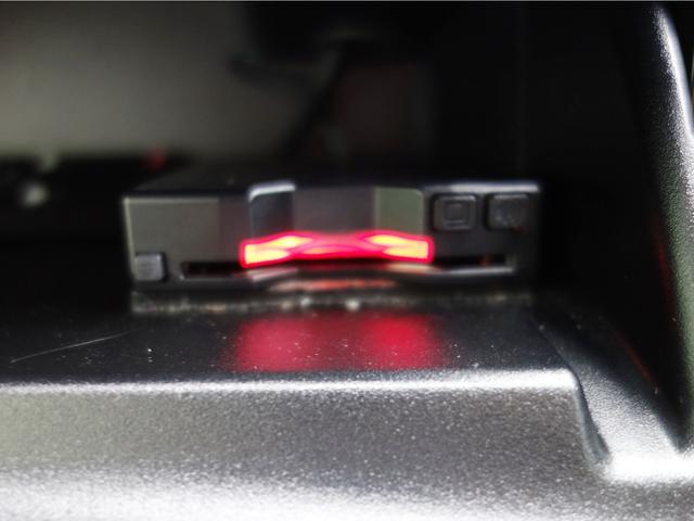 セレナ ハイウェイスター Vセレクション 4WD 両側電動スライドドア 横滑り防止装置 シートヒーター 360℃カメラ 純正SDナビ フルセグTV CD/DVD/BD再生 後席フリップダウンモニター アイドリングストップ クルーズコントロール ETC(14枚目)