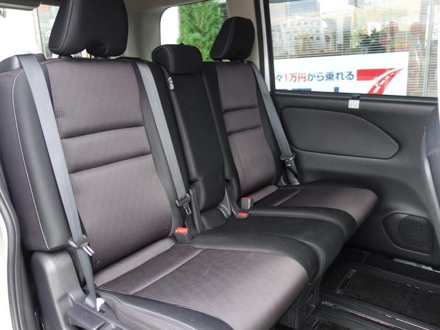 セレナ ハイウェイスター Vセレクション 4WD 両側電動スライドドア 横滑り防止装置 シートヒーター 360℃カメラ 純正SDナビ フルセグTV CD/DVD/BD再生 後席フリップダウンモニター アイドリングストップ クルーズコントロール ETC(30枚目)