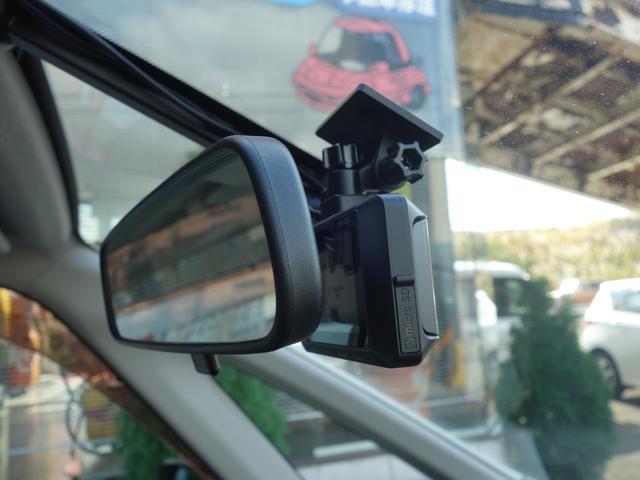 セレナ ハイウェイスター 4WD 両側電動スライドドア 横滑り防止装置 バックカメラ 純正HDDナビ フルセグTV アイドリングストップ クルーズコントロール ETC スマートキー HID フォグランプ 社外ドライブレコーダー(前後)(12枚目)