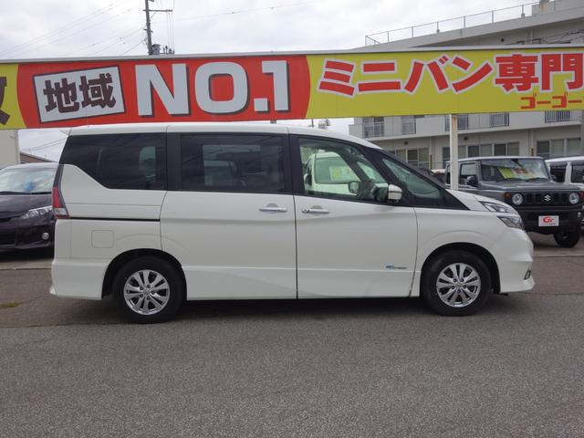 セレナ ハイウェイスター　４ＷＤ　横滑り防止装置　衝突軽減ブレーキ　両側電動スライドドア　３６０℃カメラ　純正ＳＤナビ　フルセグＴＶ　アイドリングストップ　クルーズコントロール　ＥＴＣ　スマートキー　フォグランプ　ドライブレコーダー（5枚目）