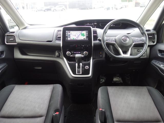 セレナ ハイウェイスター　４ＷＤ　横滑り防止装置　衝突軽減ブレーキ　両側電動スライドドア　３６０℃カメラ　純正ＳＤナビ　フルセグＴＶ　アイドリングストップ　クルーズコントロール　ＥＴＣ　スマートキー　フォグランプ　ドライブレコーダー（11枚目）