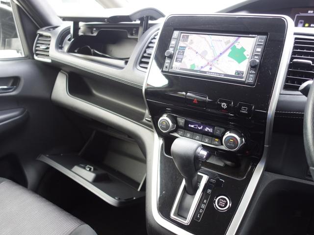 セレナ ハイウェイスター　４ＷＤ　横滑り防止装置　衝突軽減ブレーキ　両側電動スライドドア　３６０℃カメラ　純正ＳＤナビ　フルセグＴＶ　アイドリングストップ　クルーズコントロール　ＥＴＣ　スマートキー　フォグランプ　ドライブレコーダー（14枚目）