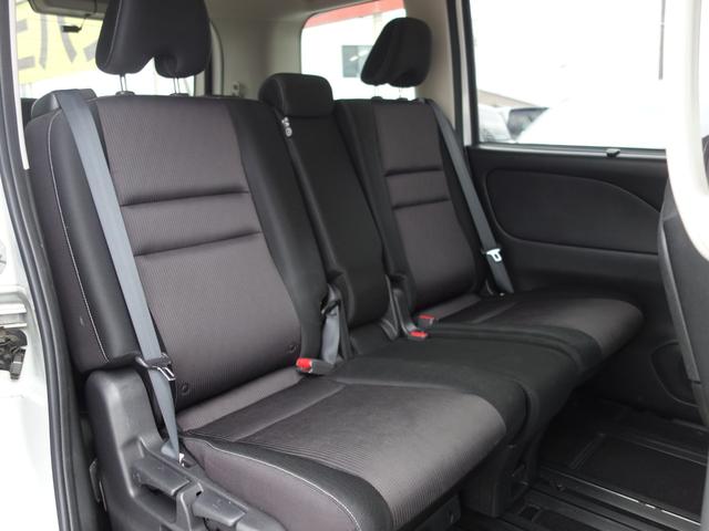 セレナ ハイウェイスター　４ＷＤ　横滑り防止装置　衝突軽減ブレーキ　両側電動スライドドア　３６０℃カメラ　純正ＳＤナビ　フルセグＴＶ　アイドリングストップ　クルーズコントロール　ＥＴＣ　スマートキー　フォグランプ　ドライブレコーダー（32枚目）