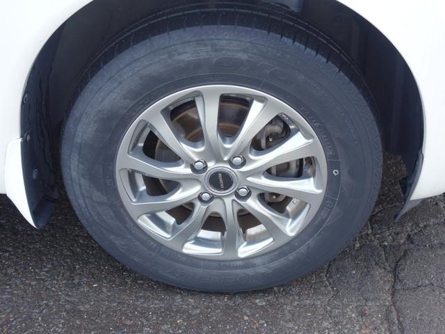 ノート Ｘ　ＦＯＵＲ　４ＷＤ　横滑り防止装置　全方位カメラ　純正メモリーナビ　フルセグＴＶ　ＣＤ／ＤＶＤ再生　ＥＴＣ　クリアランスソナー　切替式４ＷＤ　スマートキー　　ミラーヒーター　フォグランプ　純正ドライブレコーダー（33枚目）