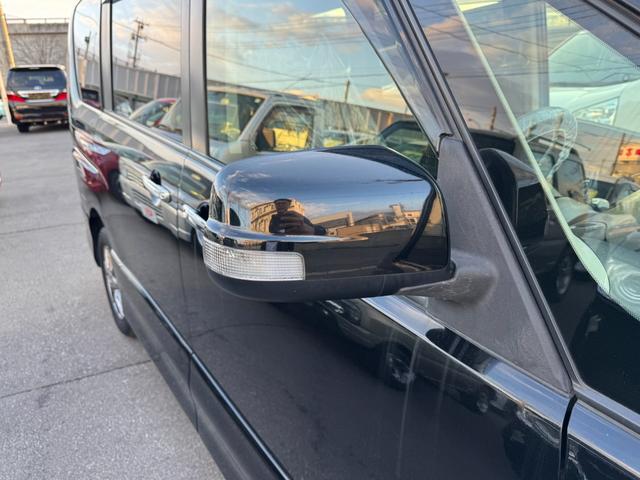 セレナ ハイウェイスター　４ＷＤ　両側電動スライドドア　横滑り防止装置　アイドリングストップ　クルーズコントロール　スマートキー　プッシュスタート　電動格納ミラー　ミラーヒーター　ＨＩＤヘッドライト　フォグランプ（21枚目）