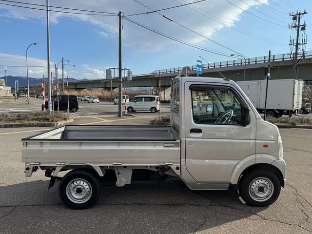 キャリイトラック ＫＵ　４ＷＤ　軽トラック　純正ラジオ　切替式４ＷＤ（5枚目）