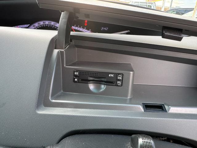 エスティマ ２．４アエラス　Ｇエディション　４ＷＤ　寒冷地仕様　フロントガラス熱線　両側電動スライドドア　バックカメラ　純正ＳＤナビ　フルセグＴＶ　ＣＤ／ＤＶＤ　後席フリップダウンモニター　クルーズコントロール　ＥＴＣ　スマートキー　オートライト（16枚目）