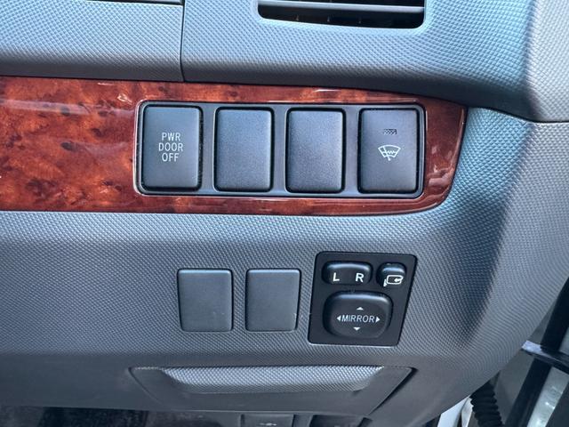 エスティマ ２．４アエラス　Ｇエディション　４ＷＤ　寒冷地仕様　フロントガラス熱線　両側電動スライドドア　バックカメラ　純正ＳＤナビ　フルセグＴＶ　ＣＤ／ＤＶＤ　後席フリップダウンモニター　クルーズコントロール　ＥＴＣ　スマートキー　オートライト（19枚目）