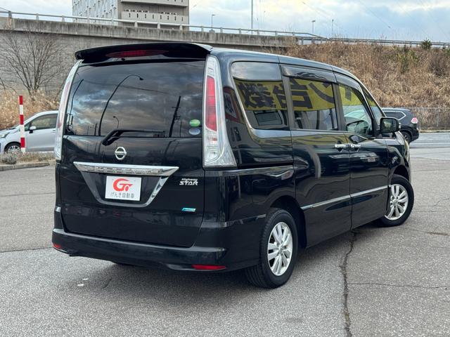 セレナ ハイウェイスター　４ＷＤ　左側電動スライドドア　横滑り防止装置　バックカメラ　純正ＨＤＤナビ　フルセグＴＶ　ＣＤ／ＤＶＤ再生　アイドリングストップ　クルーズコントロール　ＥＴＣ　スマートキー　電動格納ミラー　フォグランプ（2枚目）