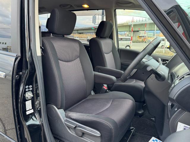 セレナ ハイウェイスター　４ＷＤ　左側電動スライドドア　横滑り防止装置　バックカメラ　純正ＨＤＤナビ　フルセグＴＶ　ＣＤ／ＤＶＤ再生　アイドリングストップ　クルーズコントロール　ＥＴＣ　スマートキー　電動格納ミラー　フォグランプ（7枚目）