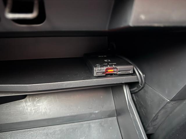 セレナ ハイウェイスター　４ＷＤ　左側電動スライドドア　横滑り防止装置　バックカメラ　純正ＨＤＤナビ　フルセグＴＶ　ＣＤ／ＤＶＤ再生　アイドリングストップ　クルーズコントロール　ＥＴＣ　スマートキー　電動格納ミラー　フォグランプ（10枚目）