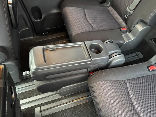 セレナ ハイウェイスター　４ＷＤ　左側電動スライドドア　横滑り防止装置　バックカメラ　純正ＨＤＤナビ　フルセグＴＶ　ＣＤ／ＤＶＤ再生　アイドリングストップ　クルーズコントロール　ＥＴＣ　スマートキー　電動格納ミラー　フォグランプ（21枚目）