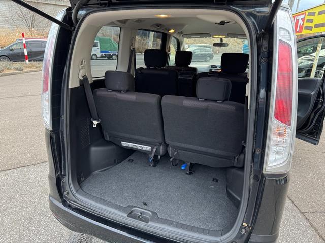 セレナ ハイウェイスター　４ＷＤ　左側電動スライドドア　横滑り防止装置　バックカメラ　純正ＨＤＤナビ　フルセグＴＶ　ＣＤ／ＤＶＤ再生　アイドリングストップ　クルーズコントロール　ＥＴＣ　スマートキー　電動格納ミラー　フォグランプ（24枚目）