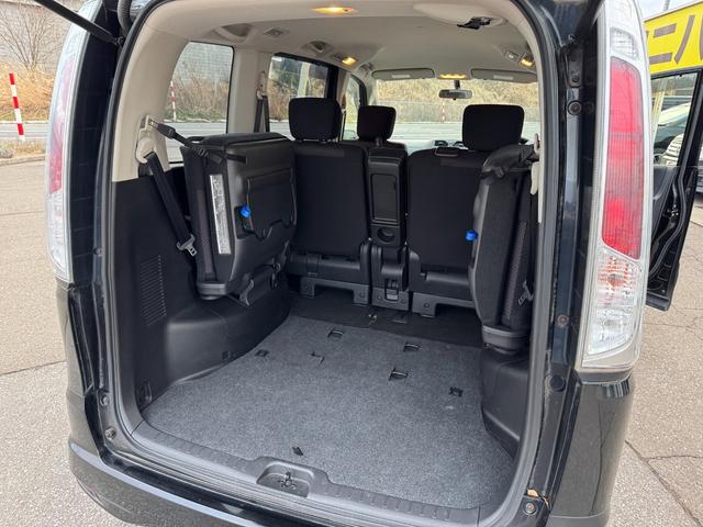 セレナ ハイウェイスター　４ＷＤ　左側電動スライドドア　横滑り防止装置　バックカメラ　純正ＨＤＤナビ　フルセグＴＶ　ＣＤ／ＤＶＤ再生　アイドリングストップ　クルーズコントロール　ＥＴＣ　スマートキー　電動格納ミラー　フォグランプ（25枚目）