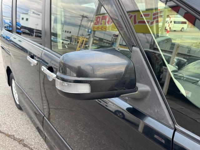 セレナ ハイウェイスター　４ＷＤ　左側電動スライドドア　横滑り防止装置　バックカメラ　純正ＨＤＤナビ　フルセグＴＶ　ＣＤ／ＤＶＤ再生　アイドリングストップ　クルーズコントロール　ＥＴＣ　スマートキー　電動格納ミラー　フォグランプ（26枚目）