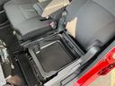 Ｔ　４ＷＤ　軽自動車　横滑り防止装置　シートヒーター　社外ＣＤデッキ　アイドリングストップ　パドルシフト　スマートキー　ＥＴＣ　ＨＩＤ　フォグランプ　電動格納ミラー　ミラーヒーター　社外ドライブレコーダー（9枚目）