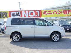 すべての車に外装のコーティングと各種ルームクリーニングを施工いたします！外装も内装も愛車はいつもピカピカキレイが気持ちいいですね♪ 5