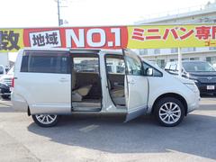 開口部が広い両側スライドドアなので荷物の積み下ろしもラクラクです♪駐車場の間隔が狭いところでも安心してドアを開けることができますね！ 7