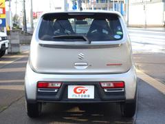 シルバーの車体色です。掲載情報以外にも気になる点がございましたら、お気軽にお問い合わせください！ 4