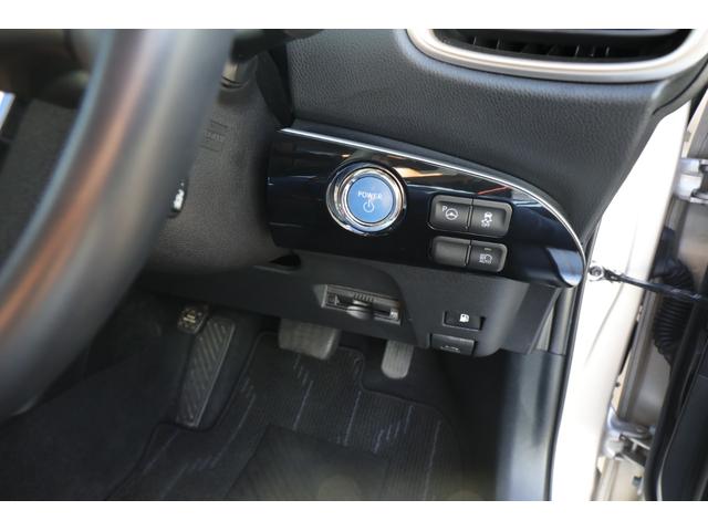 プリウス Ｓセーフティプラス　ツートーン　４ＷＤ　ストラーダナビ　地デジ　バックカメラ　Ｂｌｕｅｔｏｏｔｈ　モデリスタフルエアロ　ＬＥＤヘッドライト　ＬＥＤデイライト　純正１７インチアルミ　トヨタセーフティーセンス　禁煙車（8枚目）