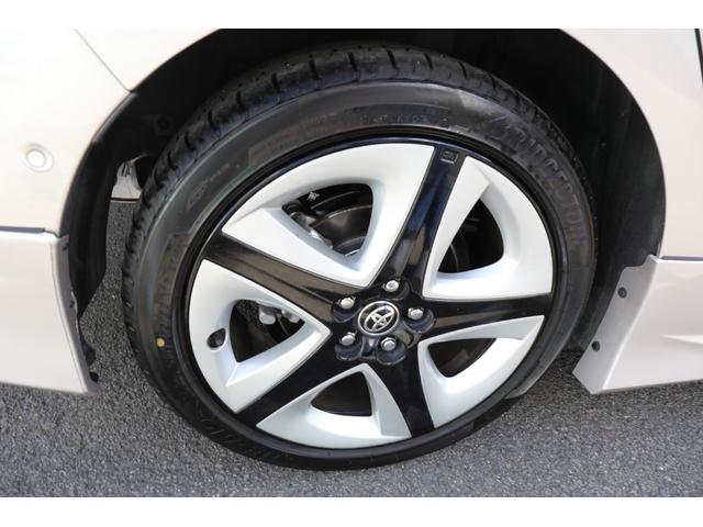 プリウス Ｓセーフティプラス　ツートーン　４ＷＤ　ストラーダナビ　地デジ　バックカメラ　Ｂｌｕｅｔｏｏｔｈ　モデリスタフルエアロ　ＬＥＤヘッドライト　ＬＥＤデイライト　純正１７インチアルミ　トヨタセーフティーセンス　禁煙車（33枚目）