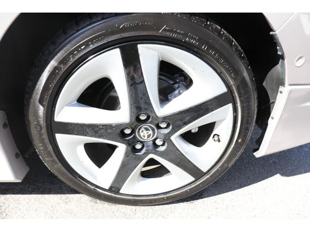 プリウス Ｓセーフティプラス　ツートーン　４ＷＤ　ストラーダナビ　地デジ　バックカメラ　Ｂｌｕｅｔｏｏｔｈ　モデリスタフルエアロ　ＬＥＤヘッドライト　ＬＥＤデイライト　純正１７インチアルミ　トヨタセーフティーセンス　禁煙車（34枚目）